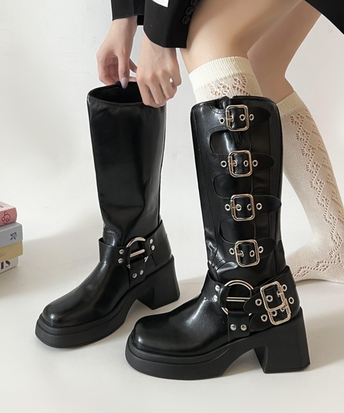 Shoes in Closet（シューズインクローゼット）の「厚底 装飾