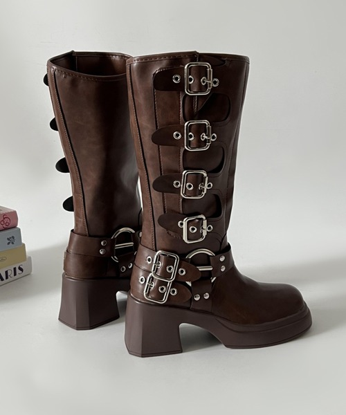 Shoes in Closet（シューズインクローゼット）の「厚底 装飾バックル付
