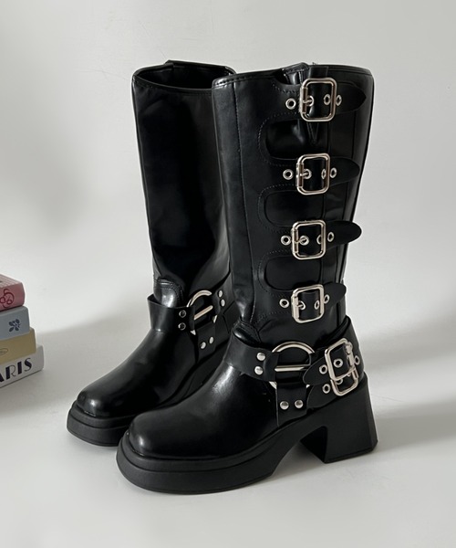 Shoes in Closet（シューズインクローゼット）の「厚底 装飾