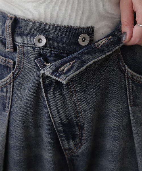 FREE'S MART(フリーズマート)の「アシメベルトタックワイドデニム(デニムパンツ・レディース・ブラック系その他/ブルー系その他・SMALL/MEDIUM)」の22枚目の写真