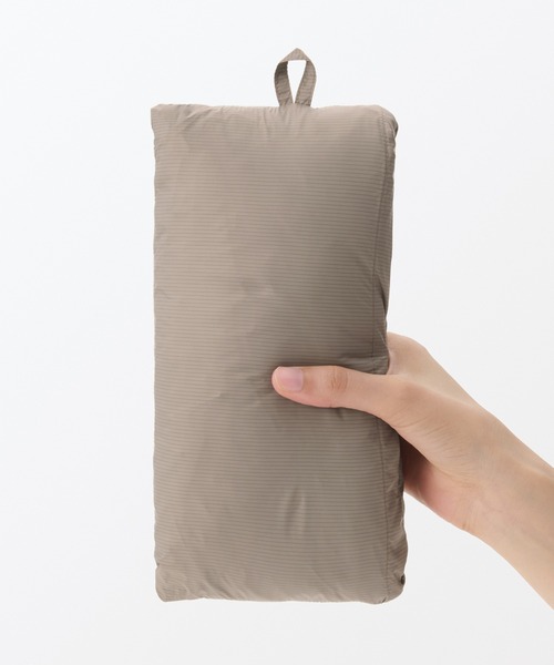 無印良品（ムジルシリョウヒン）の「婦人　軽量ダウンノーカラージャケット（帯電防止裏地）（ダウンジャケット/コート・レディース・ブラック/ライトベージュ/オレンジ系/カーキ系・L/M/S/XL）」の20枚目の写真