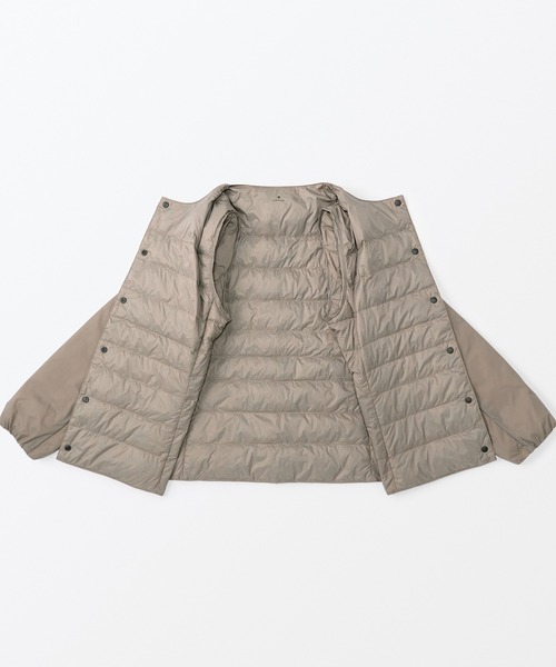 無印良品（ムジルシリョウヒン）の「婦人　軽量ダウンノーカラージャケット（帯電防止裏地）（ダウンジャケット/コート・レディース・ブラック/ライトベージュ/オレンジ系/カーキ系・L/M/S/XL）」の22枚目の写真