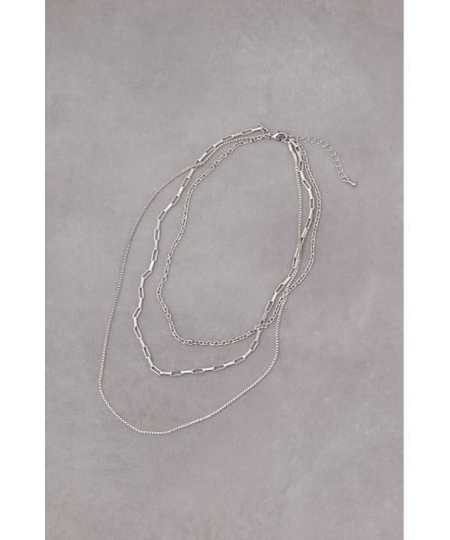 AZUL by moussy（アズールバイマウジー）の「ステンレス3連ミックスチェーンネックレス（ネックレス・レディース・ゴールド系その他/シルバー・FREE）」の6枚目の写真