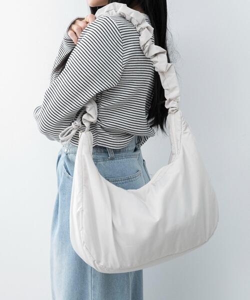 WEGO(ウィゴー)の「WEGO/ハーフムーンドロストショルダー(ショルダーバッグ・レディース・ダークグレー/その他1/ブラック系その他/シルバー/ライトベージュ/カーキ/ブラック・FREE)」の4枚目の写真