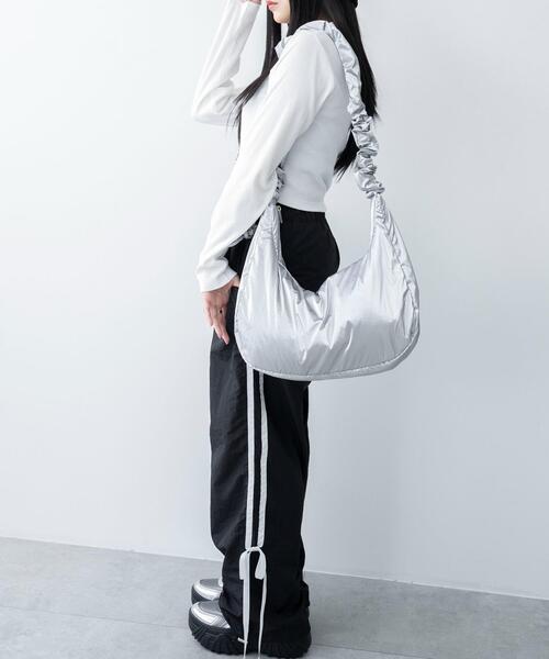 WEGO(ウィゴー)の「WEGO/ハーフムーンドロストショルダー(ショルダーバッグ・レディース・ダークグレー/その他1/ブラック系その他/シルバー/ライトベージュ/カーキ/ブラック・FREE)」の18枚目の写真