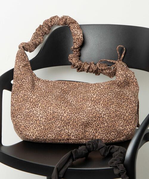 WEGO(ウィゴー)の「WEGO/ハーフムーンドロストショルダー(ショルダーバッグ・レディース・ダークグレー/その他1/ブラック系その他/シルバー/ライトベージュ/カーキ/ブラック・FREE)」の19枚目の写真