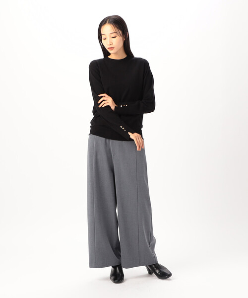 COMME CA ISM（コムサイズム）の「袖ボタン ベーシック クルーネックニット（ニット/セーター・レディース・ホワイト/ブラック/ベージュ/ブルー・MEDIUM/LARGE）」の7枚目の写真