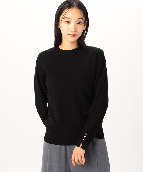 COMME CA ISM（コムサイズム）の「袖ボタン ベーシック クルーネックニット（ニット/セーター・レディース・ホワイト/ブラック/ベージュ/ブルー・MEDIUM/LARGE）」の8枚目の写真