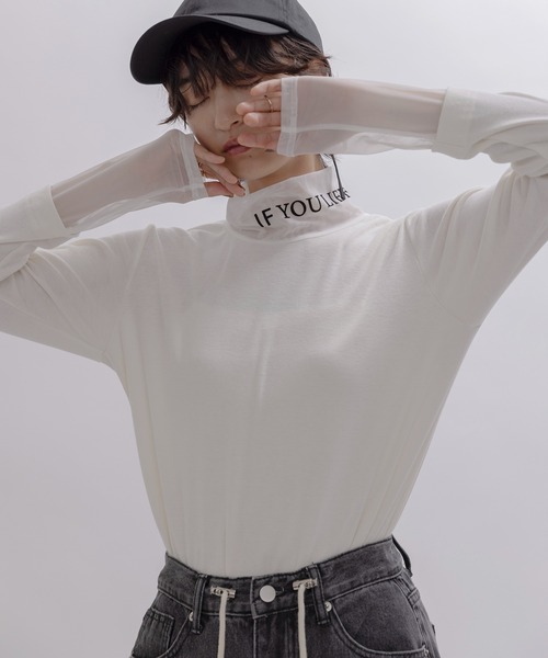 Eimee Law（エイミーロウ）の「フロッキーテキストハイネックトップス（Tシャツ/カットソー・レディース・アイボリー/ブラック/チャコールグレー/グレー系・FREE）」の6枚目の写真