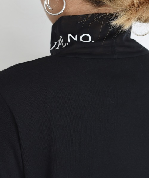 Eimee Law（エイミーロウ）の「フロッキーテキストハイネックトップス（Tシャツ/カットソー・レディース・アイボリー/ブラック/チャコールグレー/グレー系・FREE）」の9枚目の写真