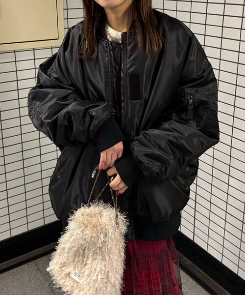 CIAOPANIC(チャオパニック)の「中綿MA-1ジャケット(ダウンジャケット/コート・レディース・ブラック/ベージュ/カーキ・MEDIUM/LARGE)」の14枚目の写真