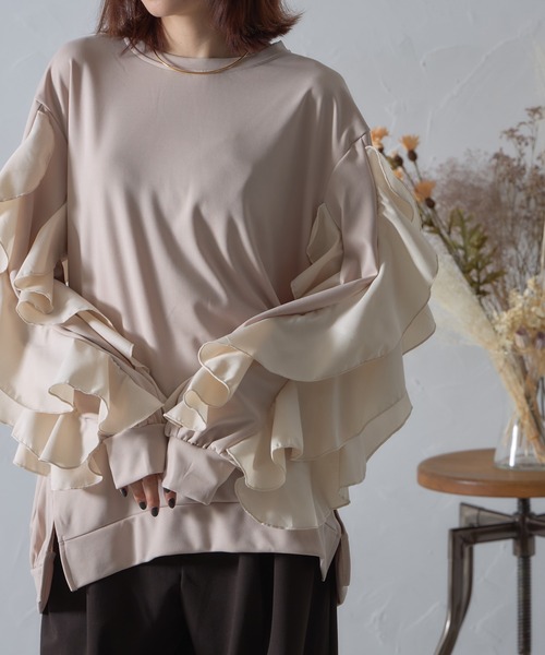 each（イーチ）の「フラワーフリルスリーブミディプルオーバー（Tシャツ/カットソー・レディース・グレー/ブラック/ライトピンク・FREE）」の2枚目の写真