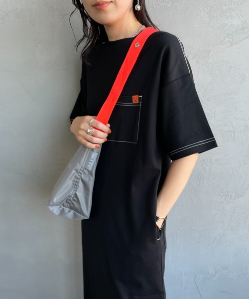 UNIVERSAL OVERALL（ユニバーサルオーバーオール）の「[UNIVERSAL OVERALL/ユニバーサルオーバーオール] 別注 配色ステッチ マキシ丈ワンピース（ワンピース・レディース・ブラック/オリーブ/チャコール/ネイビー・F）」の9枚目の写真