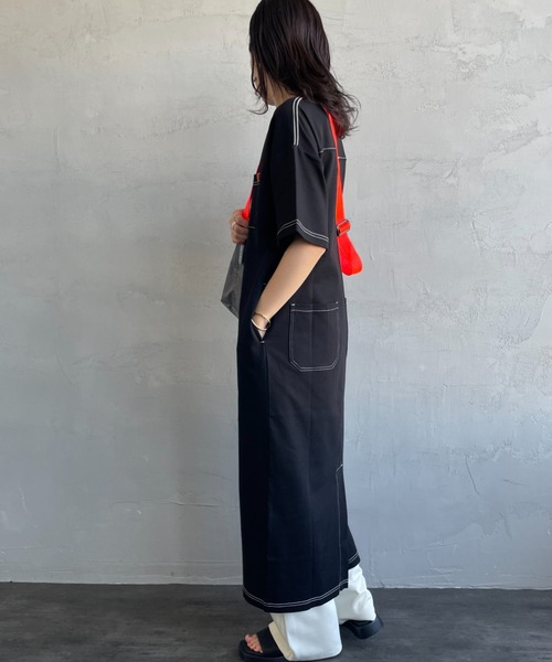 UNIVERSAL OVERALL（ユニバーサルオーバーオール）の「[UNIVERSAL OVERALL/ユニバーサルオーバーオール] 別注 配色ステッチ マキシ丈ワンピース（ワンピース・レディース・ブラック/オリーブ/チャコール/ネイビー・F）」の14枚目の写真