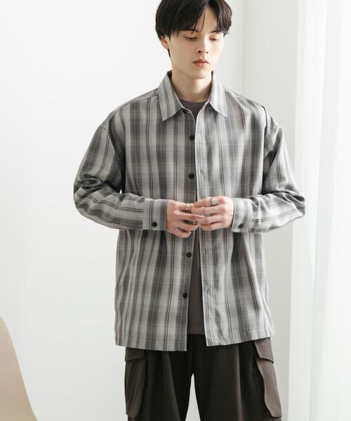 SENSE OF PLACE by URBAN RESEARCH（センスオブプレイスバイアーバンリサーチ）の「オンブレチェックルーズシャツ（シャツ/ブラウス・メンズ・ネイビー/ライトグレー/ブラック・MEDIUM/LARGE）」の13枚目の写真