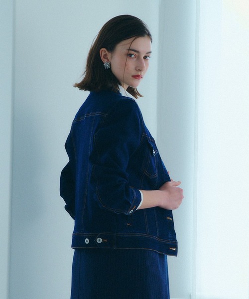 YECCA VECCA（イェッカヴェッカ）の「ノーカラーストレッチGジャン（デニムジャケット・レディース・インディゴブルー/ダークインディゴブルー・FREE）」の9枚目の写真