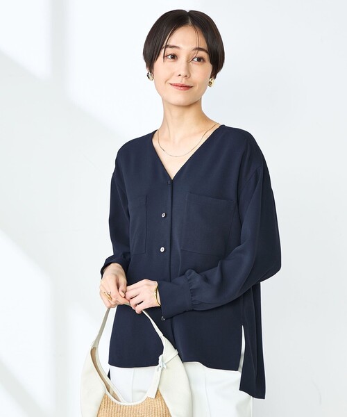 NOLLEY’S(ノーリーズ)の「《セットアップ対応》ニュアンスジョーゼットVネックブラウス(シャツ/ブラウス・レディース・ネイビー/オフホワイト/サックスブルー・38)」の9枚目の写真