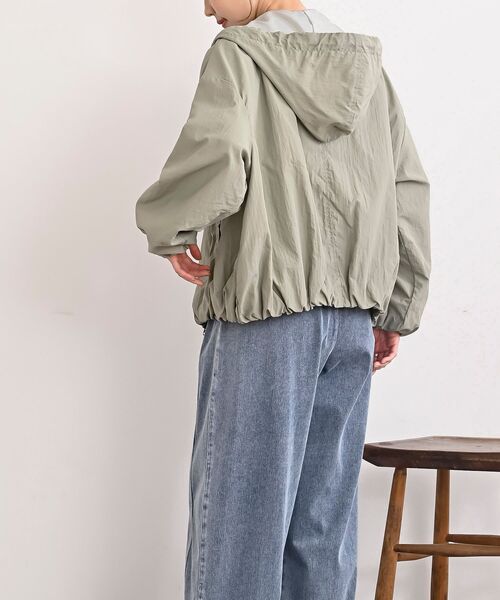 rps(アールピーエス)の「ナイロンバルーンフードジップブルゾン(ブルゾン・レディース・ライトカーキ/ネイビー/アイボリー・フリー)」の6枚目の写真