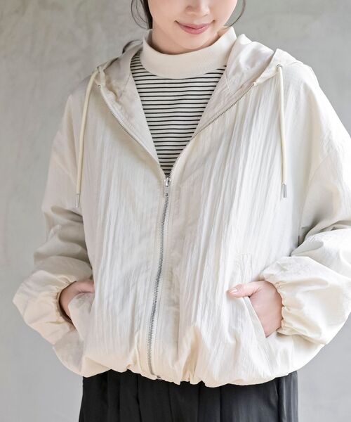 rps(アールピーエス)の「ナイロンバルーンフードジップブルゾン(ブルゾン・レディース・ライトカーキ/ネイビー/アイボリー・フリー)」の16枚目の写真