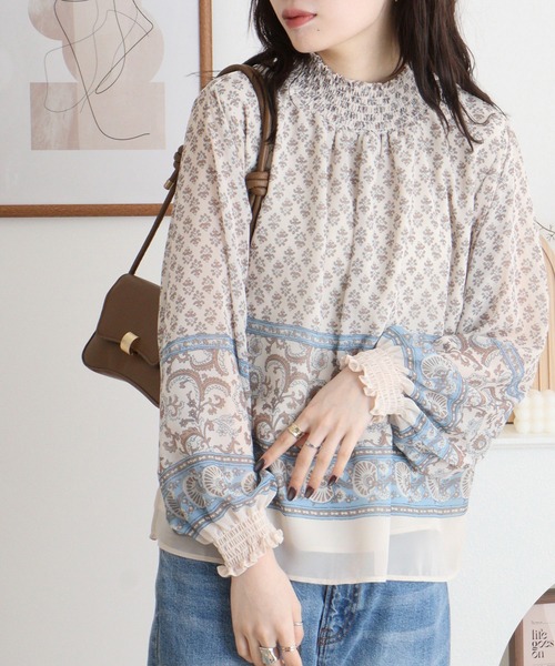 BRODIAEA(ブローディア)の「BRODIAEA スモック刺繍シフォンブラウス(シャツ/ブラウス・レディース・ネイビー/ベージュ/ピンク・40)」の2枚目の写真