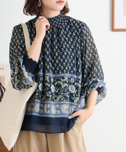 BRODIAEA(ブローディア)の「BRODIAEA スモック刺繍シフォンブラウス(シャツ/ブラウス・レディース・ネイビー/ベージュ/ピンク・40)」の9枚目の写真