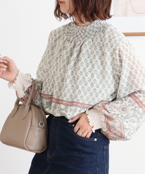 BRODIAEA(ブローディア)の「BRODIAEA スモック刺繍シフォンブラウス(シャツ/ブラウス・レディース・ネイビー/ベージュ/ピンク・40)」の12枚目の写真