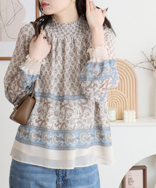BRODIAEA(ブローディア)の「BRODIAEA スモック刺繍シフォンブラウス(シャツ/ブラウス・レディース・ネイビー/ベージュ/ピンク・40)」の5枚目の写真