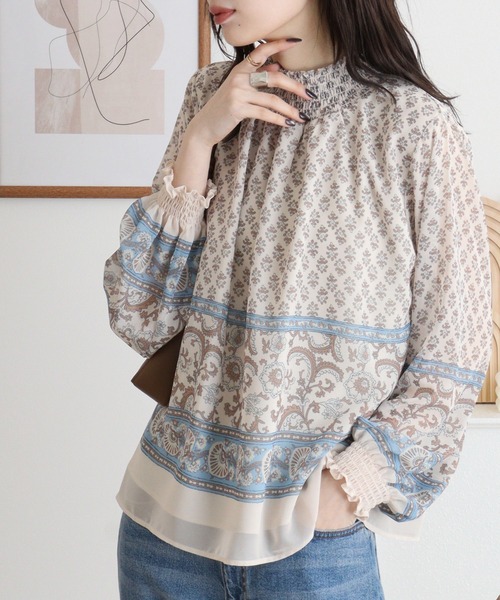 BRODIAEA(ブローディア)の「BRODIAEA スモック刺繍シフォンブラウス(シャツ/ブラウス・レディース・ネイビー/ベージュ/ピンク・40)」の4枚目の写真