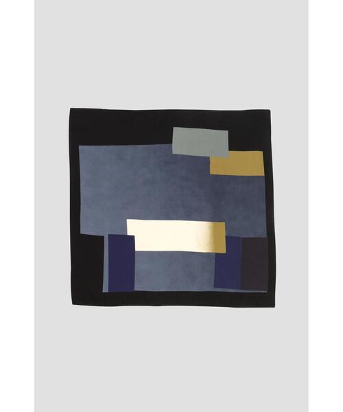 MARGARET HOWELL(マーガレットハウエル)の「SILK COLLAGE PRINT SCARF(ストール/ショール・レディース・ブラック/ブルー・FREE)」の6枚目の写真