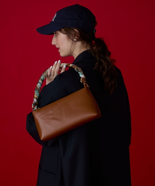 BONLECILL Marche（ボンルシールマルシェ）の「【BONLECILL Marche】2wayシームレスワンハンドルバッグ／クラッチバッグ（ハンドバッグ・レディース・バーガンディー/キャメル/グリーン/ブラック・FREE）」の15枚目の写真
