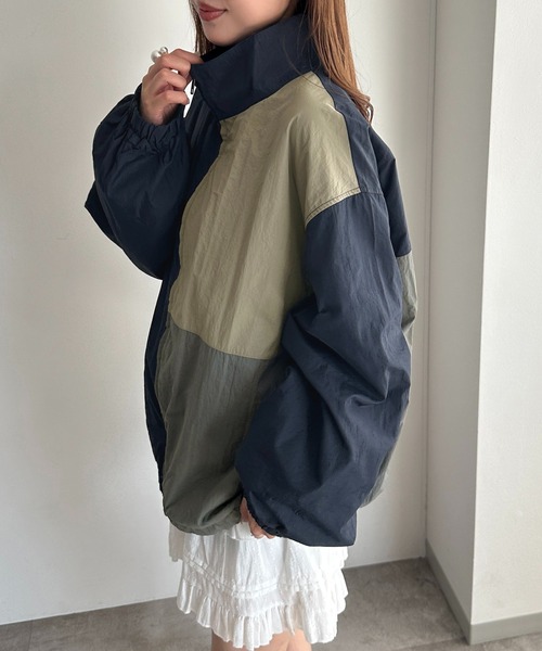 apres jour mignon(アプレジュールミニョン)の「配色ナイロンブルゾン(ブルゾン・レディース・ブラック/ネイビー・フリー/X-LARGE)」の2枚目の写真