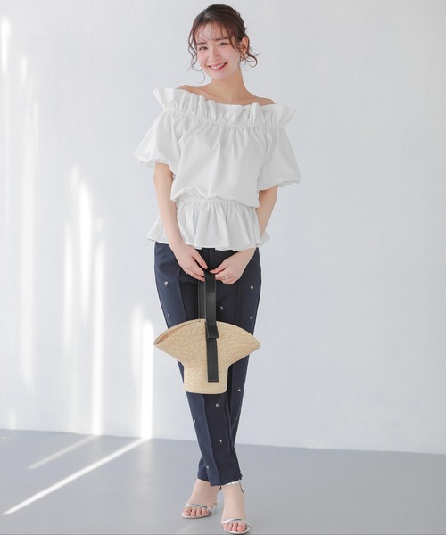 Fit more(フィットモア)の「オフショルバルーンスリーブペプラムトップス(シャツ/ブラウス・レディース・ブラック/ブルー/ホワイト・FREE)」の13枚目の写真