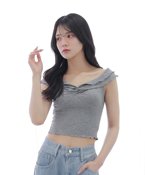 M DOLLY(エムドリー)の「twist sleeveless short tops/ツイストノースリーブショートトップス(Tシャツ/カットソー・レディース・アイボリー/グレー・FREE)」の1枚目の写真