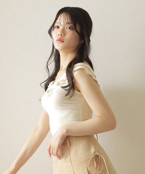 M DOLLY(エムドリー)の「twist sleeveless short tops/ツイストノースリーブショートトップス(Tシャツ/カットソー・レディース・アイボリー/グレー・FREE)」の15枚目の写真