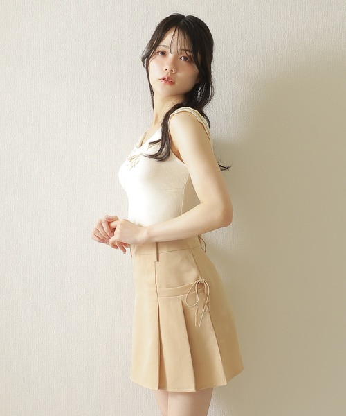M DOLLY(エムドリー)の「twist sleeveless short tops/ツイストノースリーブショートトップス(Tシャツ/カットソー・レディース・アイボリー/グレー・FREE)」の16枚目の写真