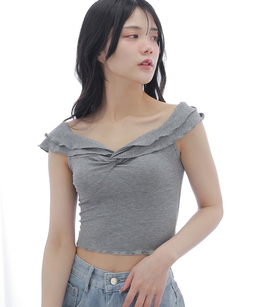 M DOLLY(エムドリー)の「twist sleeveless short tops/ツイストノースリーブショートトップス(Tシャツ/カットソー・レディース・アイボリー/グレー・FREE)」の19枚目の写真