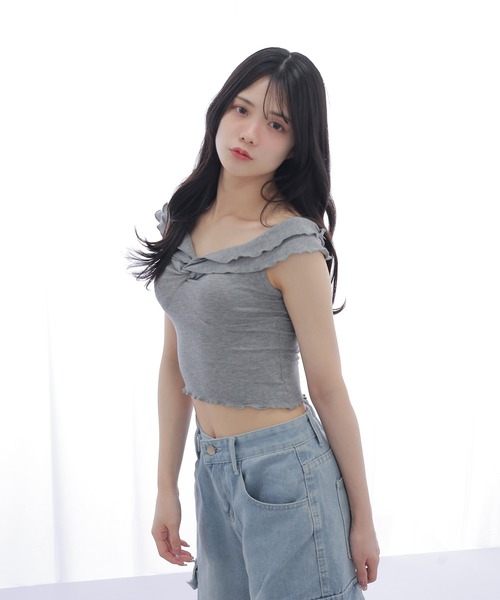 M DOLLY(エムドリー)の「twist sleeveless short tops/ツイストノースリーブショートトップス(Tシャツ/カットソー・レディース・アイボリー/グレー・FREE)」の9枚目の写真