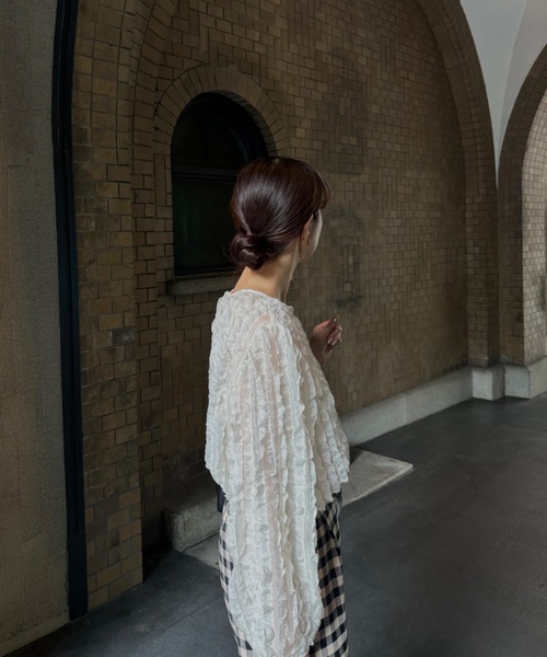I_am(アイアム)の「wave frill sheer blouse / ウェーブフリルシアーブラウス(シャツ/ブラウス・レディース・ホワイト/アイボリー・FREE)」の5枚目の写真