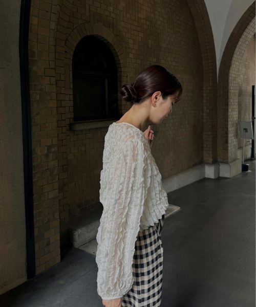 I_am(アイアム)の「wave frill sheer blouse / ウェーブフリルシアーブラウス(シャツ/ブラウス・レディース・ホワイト/アイボリー・FREE)」の6枚目の写真