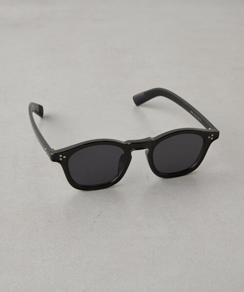 BIRTHDAY BAR(バースデイバー)の「ウェリントンサングラス(サングラス・レディース・サンドベージュ/ブラック・0)」の6枚目の写真