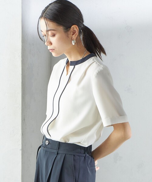 SHIPS(シップス)の「〈手洗い可能〉パイピング キーネック 半袖 ブラウス(シャツ/ブラウス・レディース・オフホワイト/ネイビー・ONE SIZE)」の17枚目の写真