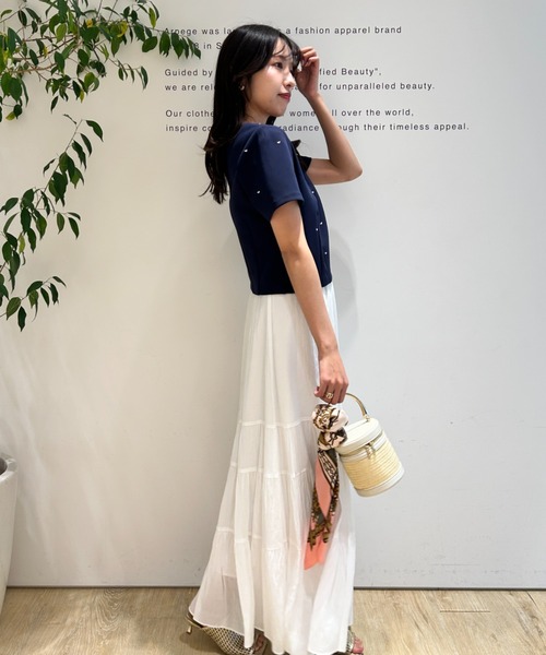 JUSGLITTY（ジャスグリッティー）の「ハート刺繍クロップドカットソー