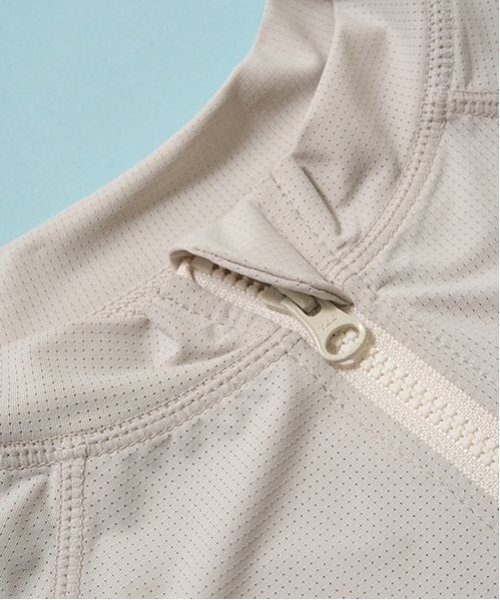 b・ROOM（ビールーム）の「【SWIM】【UV加工】フルジップメッシュラッシュガード（ラッシュガード・キッズ・ブルーグレー/チャコール/グレイッシュベージュ/ダークブラウン・130cm/110cm/100cm/120cm）」の8枚目の写真