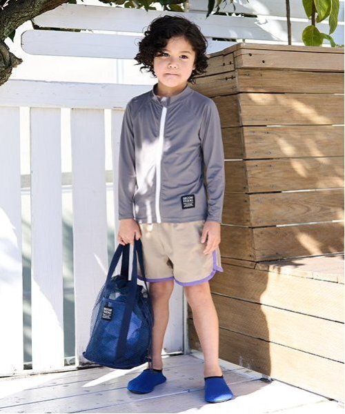 b・ROOM（ビールーム）の「【SWIM】【UV加工】フルジップメッシュラッシュガード（ラッシュガード・キッズ・ブルーグレー/チャコール/グレイッシュベージュ/ダークブラウン・130cm/110cm/100cm/120cm）」の20枚目の写真