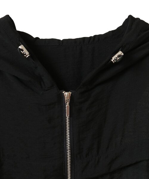 SOFFITTO（ソフィット）の「シアー素材マウンテンパーカー(取り扱い店舗限定)（マウンテンパーカー・レディース・オフホワイト/ベージュ/ブラック・FREE）」の5枚目の写真