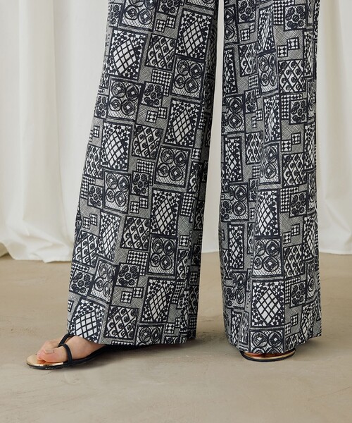 DES PRES(デ・プレ)の「パッチワークレースプリント フリルストレートパンツ(その他パンツ・レディース・ブラック系その他・36/34)」の3枚目の写真
