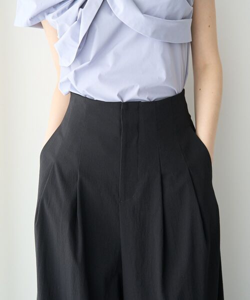 YECCA VECCA(イェッカヴェッカ)の「ドライタッチストレッチワイドパンツ(その他パンツ・レディース・モカ/ブラック・S/M)」の12枚目の写真