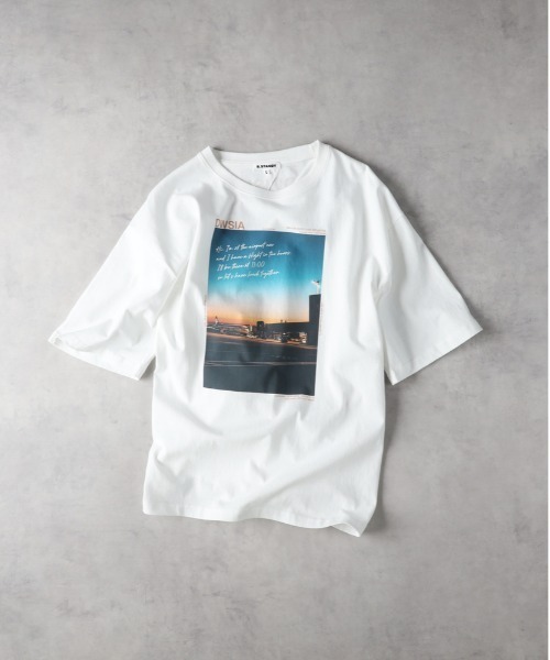 Right-on(ライトオン)の「Other(ソノタ)【メンズ】モノトーンフォトTシャツ(Tシャツ/カットソー・メンズ・ブラック/グレー/ホワイト・M/XL/L)」の2枚目の写真