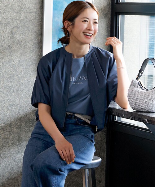 23区 S(ニジュウサンクチイサイサイズ)の「【撥水性/接触冷感】ストレッチライトタイプライター コンパクトブルゾン(ブルゾン・レディース・ベージュ系/ダークグリーン系/ブラック系・32)」の1枚目の写真