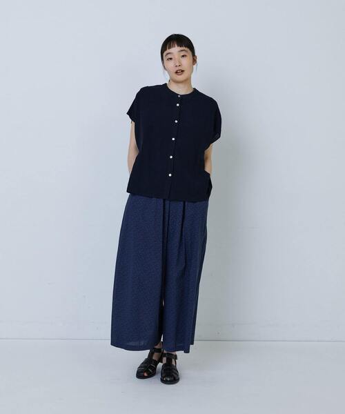 LOISIR（ロワズィール）の「【2WAY】レーヨンリネンスラブローンブラウス（シャツ/ブラウス・レディース・キナリ/ネイビー・FREE）」の9枚目の写真